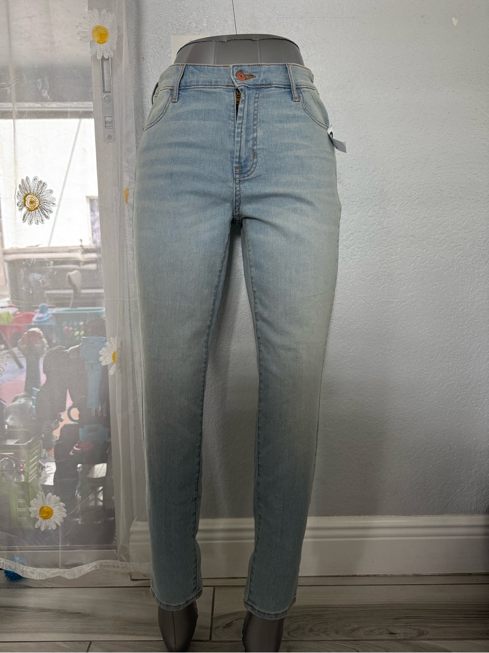 🩵Super Skinny Jeans Old Navy Light Wash NWT Size 10